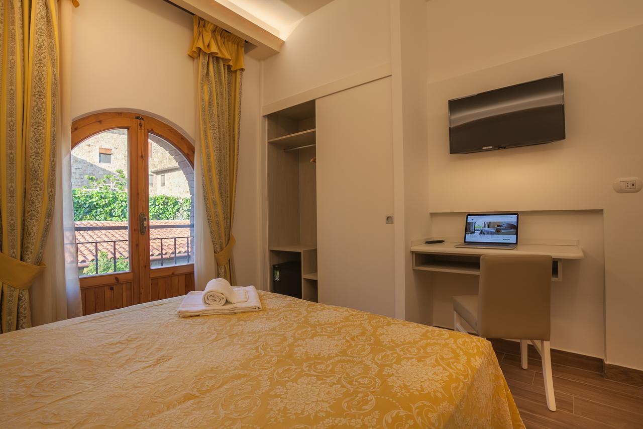 โฮเทล วิลลา ซานจอร์โจ Hotel ปอจจิบองซี ภายนอก รูปภาพ